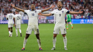 Inglaterra vence Eslov&aacute;quia (2-1) na prorroga&ccedil;&atilde;o e pega Su&iacute;&ccedil;a nas quartas da Euro