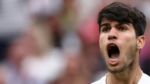 Alcaraz vence franc&ecirc;s Humbert e vai &agrave;s quartas de final de Wimbledon