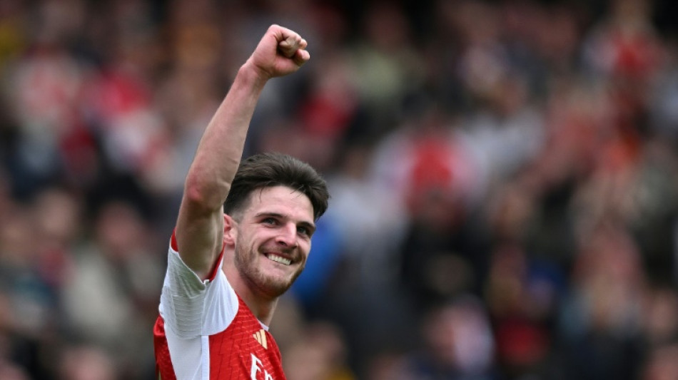 Arsenal vence Bournemouth (3-0) e se mant&eacute;m na lideran&ccedil;a da Premier League