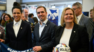 Vit&oacute;ria sobre Fran&ccedil;a d&aacute; 'confian&ccedil;a' &agrave; Alemanha para a Euro, diz Lahm