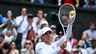Swiatek vence sem dificuldades e avan&ccedil;a &agrave; 3&ordf; rodada de Wimbledon