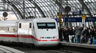 Deutsche Bahn macht Milliardenverlust - Fernverkehr schraubt Erwartungen herunter