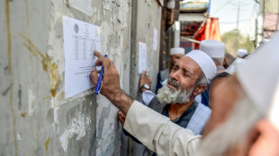 Après quatre ans d'attente, les retraités afghans soulagés de toucher leurs pensions