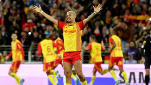 Lens goleia Nantes no Franc&ecirc;s; Reims se aproxima do Top 3