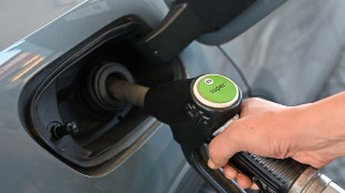 Mimit, al self la benzina sale a 2,1 euro, il gasolio a 2,208 euro