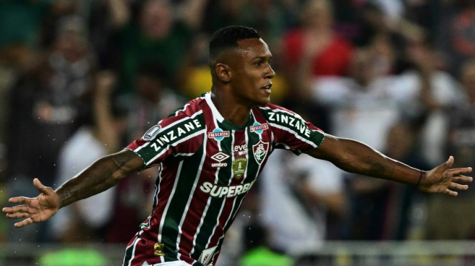 Fluminense vence Colo Colo (2-1) e &eacute; l&iacute;der do Grupo A da Libertadores