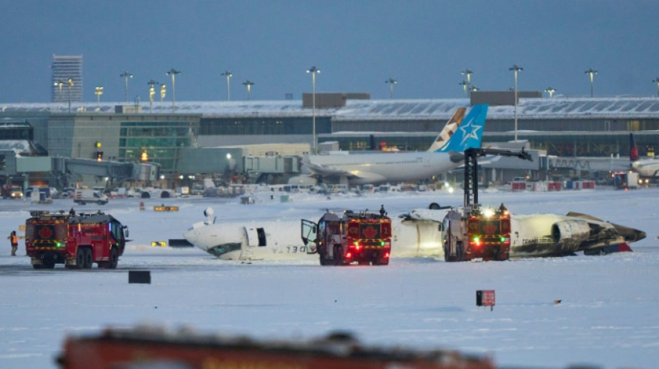 Bruchlandung auf dem R&uuml;cken: 18 Verletzte bei Flugzeugungl&uuml;ck in Kanada