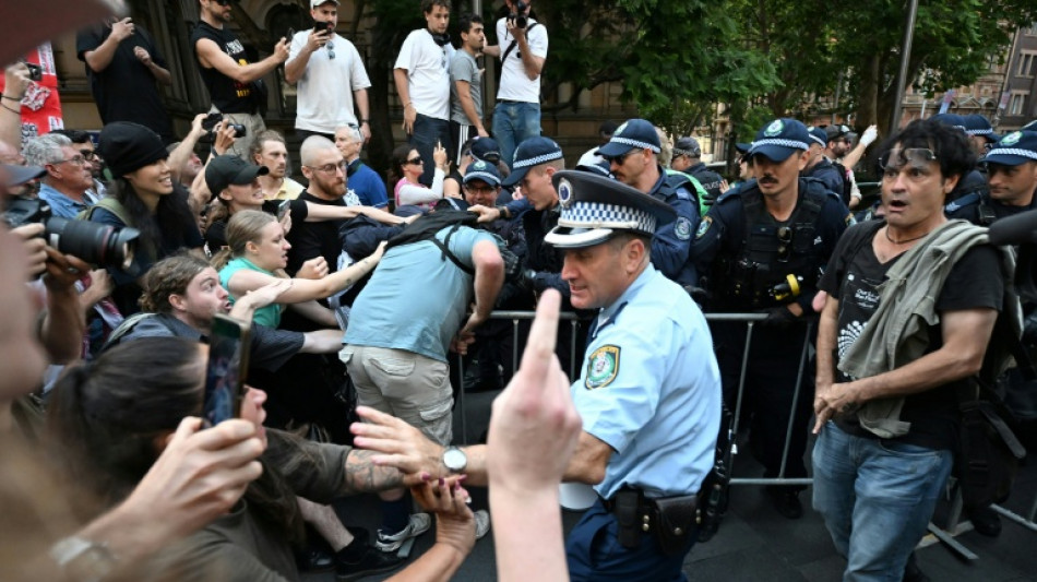Israels Pr&auml;sident in Sydney: Polizei setzt Pfefferspray gegen Demonstranten ein