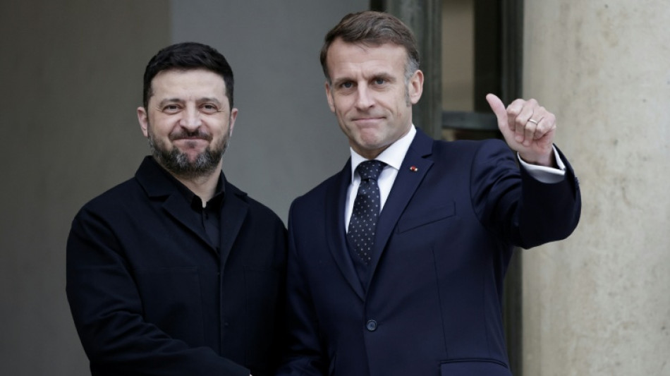 Zelensky se re&uacute;ne com Macron em Paris para abordar negocia&ccedil;&otilde;es sobre Ucr&acirc;nia