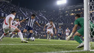 Alianza Lima venci&oacute; 3-1 a Atl&eacute;tico Grau por el Torneo Clausura
