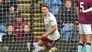 Gyökeres sofre lesão muscular e não viaja com Arsenal para Praga