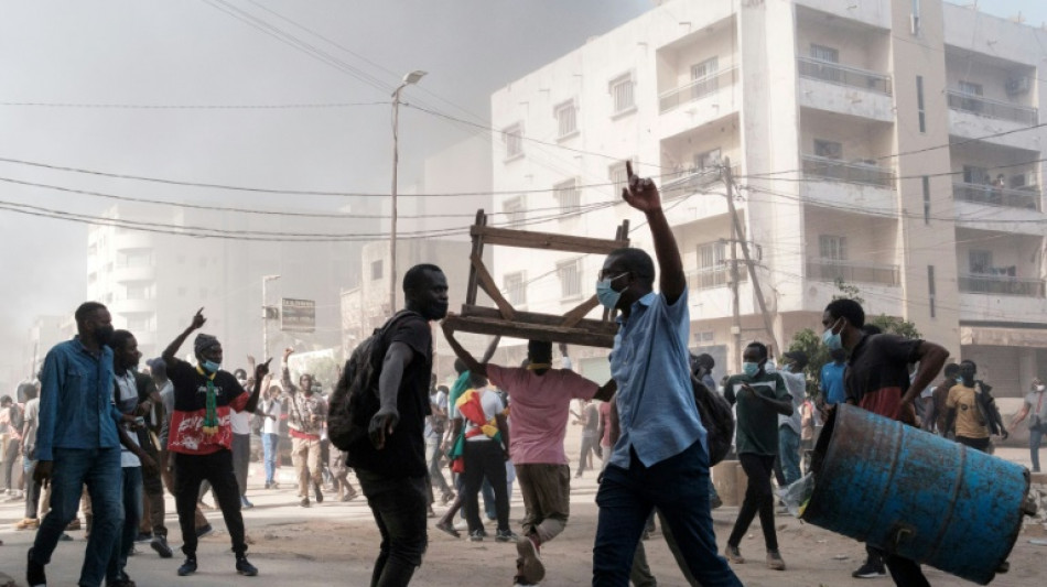 S&eacute;n&eacute;gal: la soci&eacute;t&eacute; civile appelle &agrave; une marche silencieuse contre le report de la pr&eacute;sidentielle