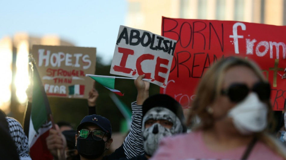 Governo dos EUA afirma que dois milh&otilde;es de imigrantes irregulares deixaram o pa&iacute;s