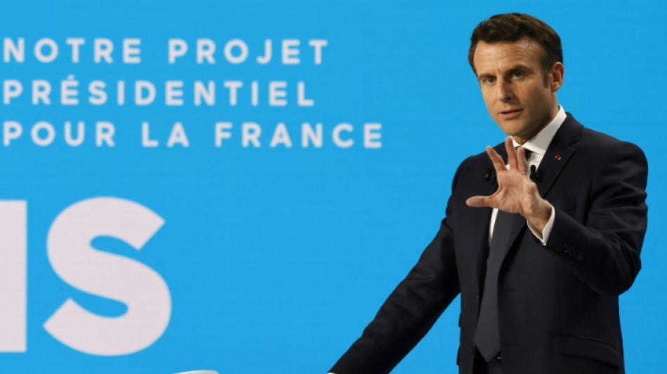 Présidentielle: le candidat Macron veut une France "plus indépendante" face au "retour des crises"