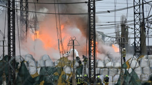 Frappes russes massives en Ukraine, la Russie admet &ecirc;tre en "&eacute;tat de guerre"
