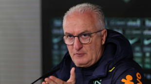Dorival diz que insultos a Vini Jr. partem de pessoas com '&oacute;dio e rancor'