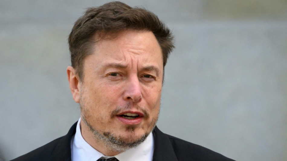 Musk dice que la red social X podr&iacute;a aplicar una peque&ntilde;a cuota mensual