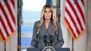 Melania Trump nega rela&ccedil;&atilde;o com abusos de Jeffrey Epstein