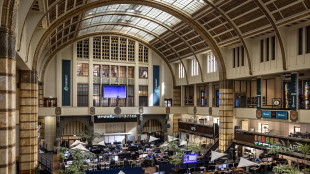 Borsa: Europa accelera, proseguono le trimestrali, Milano +0,85%