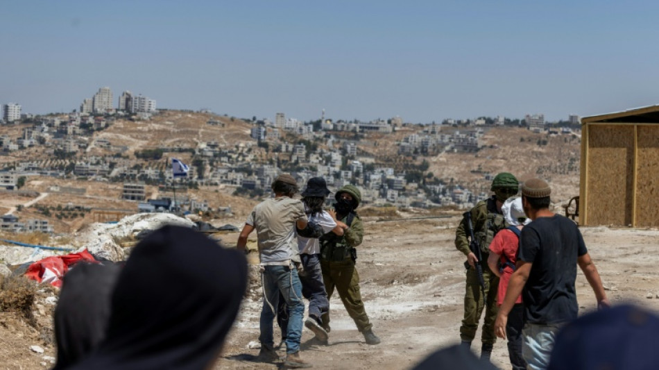 Colonos israelenses na Cisjord&acirc;nia atacam jornalistas da AFP