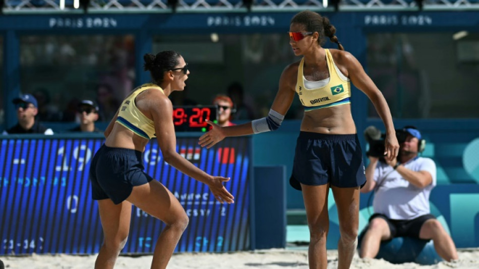 Ana Patr&iacute;cia e Duda vencem dupla eg&iacute;pcia em sua estreia no v&ocirc;lei de praia de Paris-2024