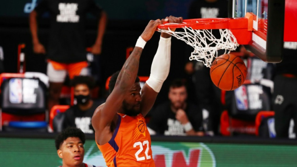 NBA: Phoenix et Memphis se prom&egrave;nent, LeBron porte les Lakers