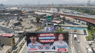 Los peruanos afrontan desconcertados una elecci&oacute;n presidencial con 36 candidatos