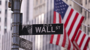 Borsa: Europa debole con Moody's, scatta il 'sell America'