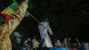 S&eacute;n&eacute;gal: le candidat antisyst&egrave;me d&eacute;clar&eacute; proche de la victoire, le camp du pouvoir conteste