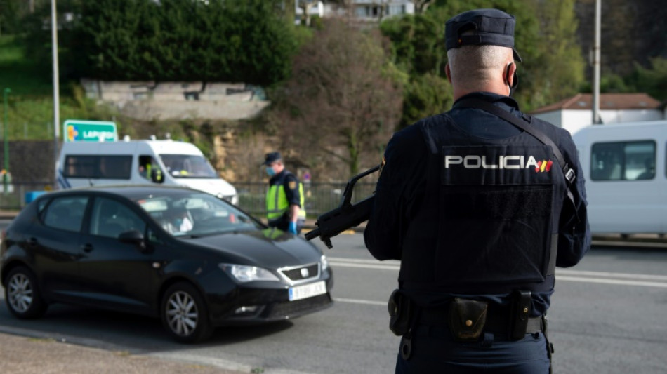 Abren expediente a polic&iacute;a espa&ntilde;ol que ofrec&iacute;a d&iacute;as libres por cantidad de migrantes detenidos