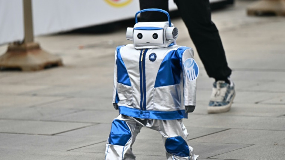 Première mondiale en Chine: un semi-marathon ...de robots humanoïdes