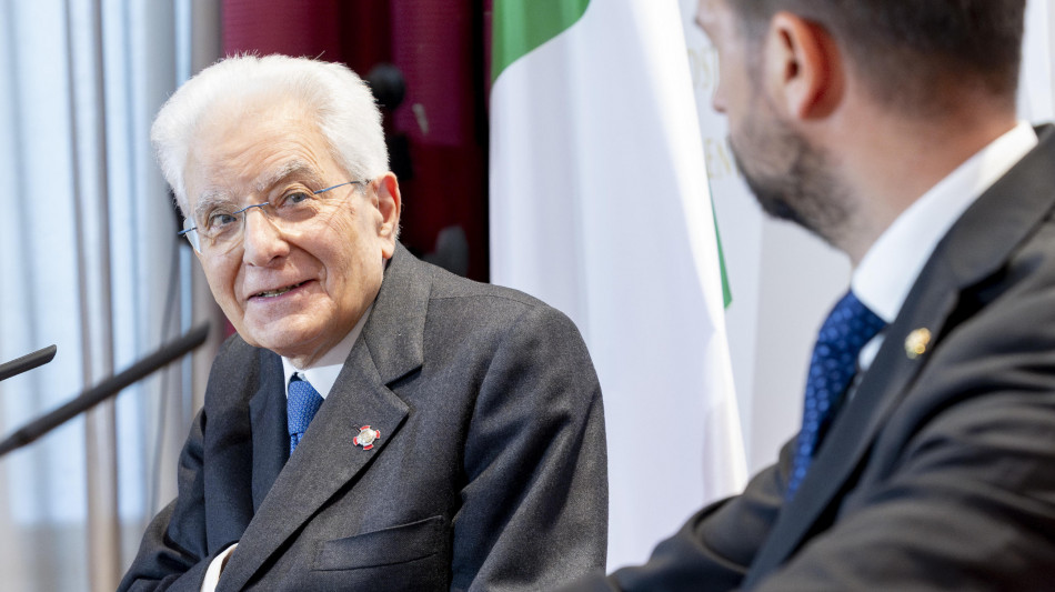 Mattarella, &egrave; paradossale ma la solitudine &egrave; un pericolo alto