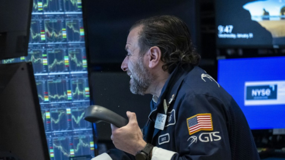 Wall Street termine en ordre dispers&eacute;, record pour le Dow Jones