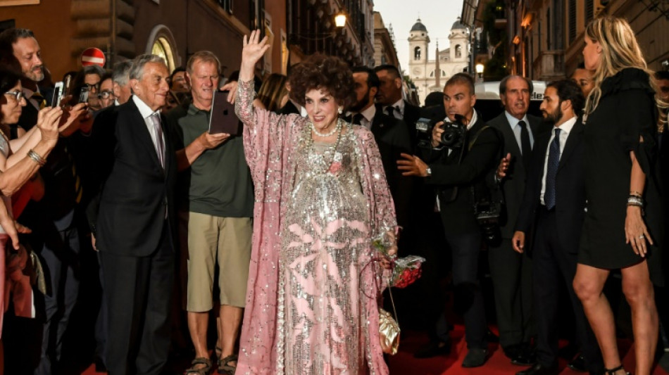 Gina Lollobrigida fue operada con exito tras una fractura de f&eacute;mur