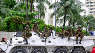 Regierungschefin Hasina flieht aus Bangladesch - Armee k&uuml;ndigt &Uuml;bergangregierung an