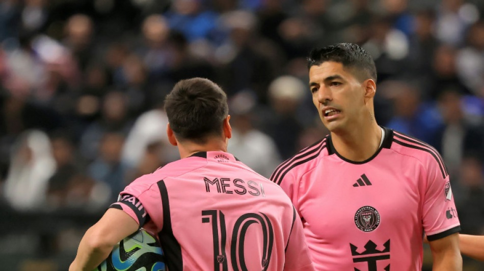 Luis Su&aacute;rez quer desfrutar com Messi da '&uacute;ltima etapa' dos dois como jogadores