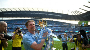 Guardiola garante que De Bruyne fica no City, apesar de rumores de sa&iacute;da para Ar&aacute;bia Saudita