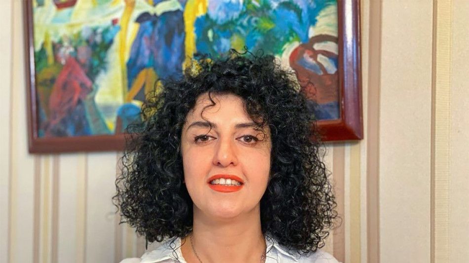 Ir&atilde; limita atendimento m&eacute;dico a Nobel da Paz presa por n&atilde;o usar v&eacute;u, diz fam&iacute;lia