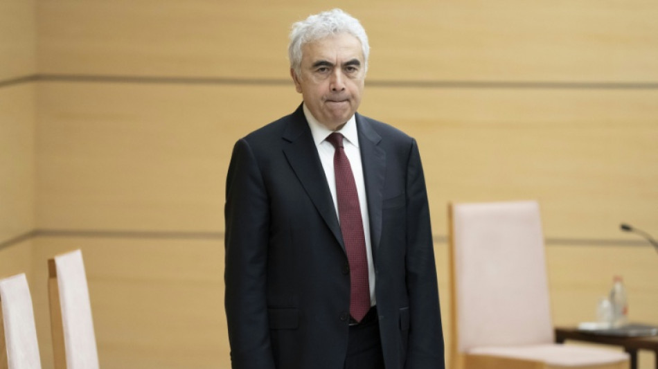 AIE reduz previs&atilde;o de demanda mundial de petr&oacute;leo para 2026