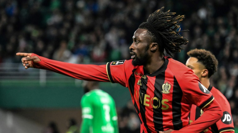 Ligue 1 : Vainqueur &agrave; Saint-&Eacute;tienne, Nice met la pression sur l'OM