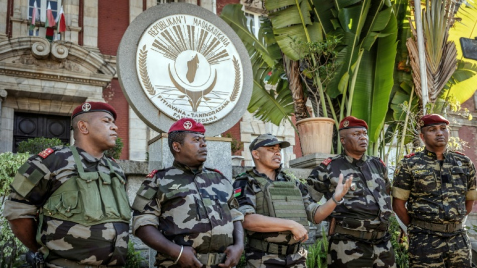 Madagascar: le nouvel homme fort dément avoir fait un "coup d'Etat", Rajoelina confirme sa fuite