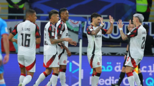 Flamengo vence Cruz Azul (2-1) e avança à semifinal da Copa Intercontinental