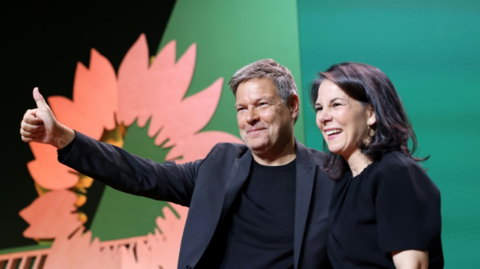 Gr&uuml;ne legen in Umfrage etwas zu - Union verliert leicht