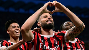 Juventus termina Italiano em 3&ordm;; Giroud marca em despedida do Milan