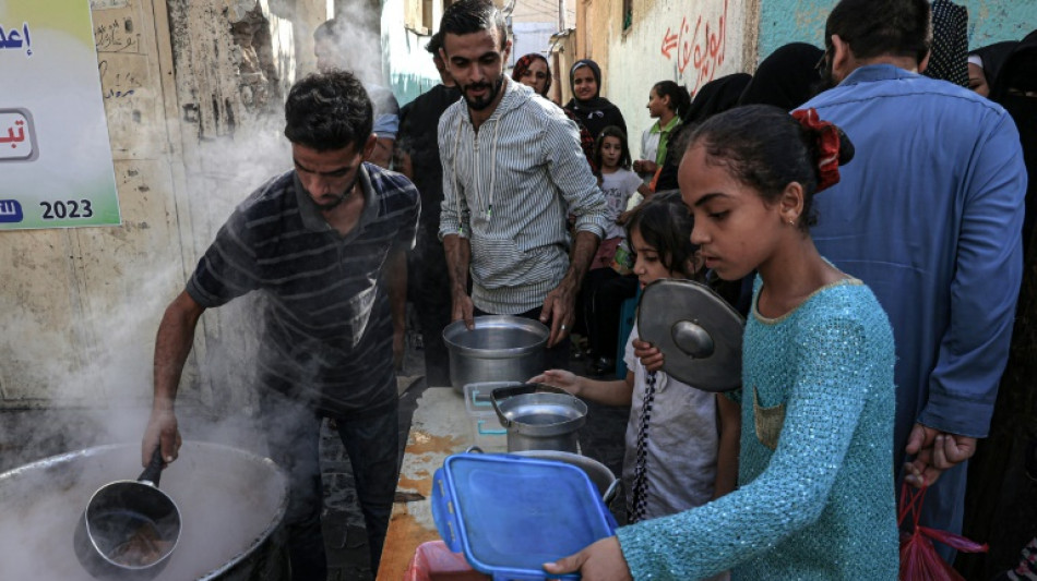 Milhares de palestinos fogem para o sul de Gaza, diante de avan&ccedil;o implac&aacute;vel de Israel