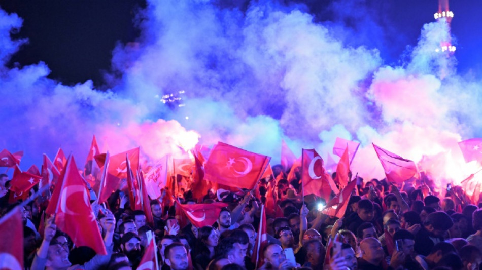 Turquie: Erdogan conc&egrave;de une victoire historique de l'opposition aux municipales