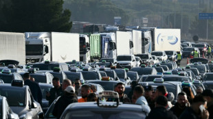 Transport de malades: les taxis appelés à manifester lundi en France