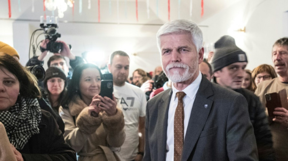 Un ex-g&eacute;n&eacute;ral parachutiste favori de la pr&eacute;sidentielle tch&egrave;que
