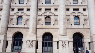 Borsa: Milano accelera (+0,8%), balzo di Ferrari e Saipem