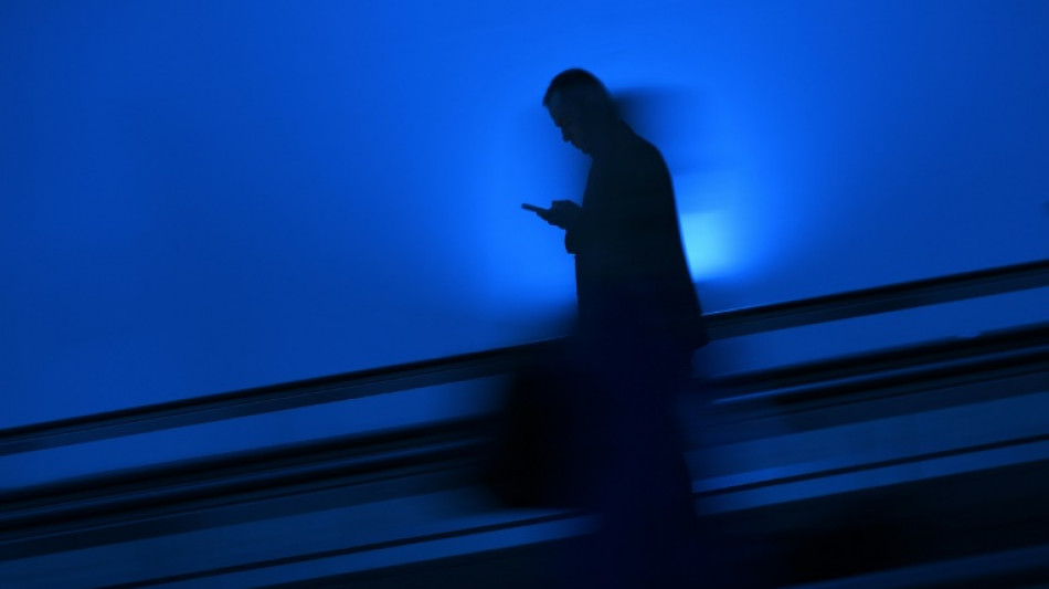 Nachrichtenflut im Netz: H&auml;lfte der Internetnutzer f&uuml;hlt sich &uuml;berfordert
